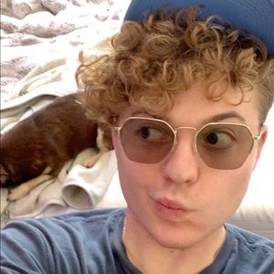 Meet your Posher, Andrew